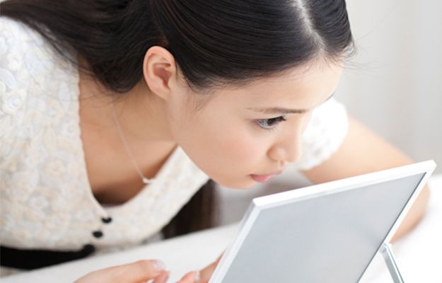 ニキビができる女性